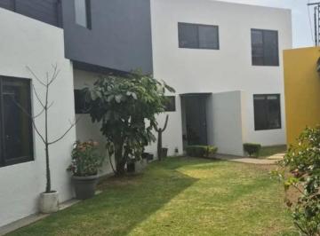 Casa de 3 habitaciones, Cuernavaca · Se Vende Casa Dentro del Fraccionamiento Lomas de Ahuatlan
