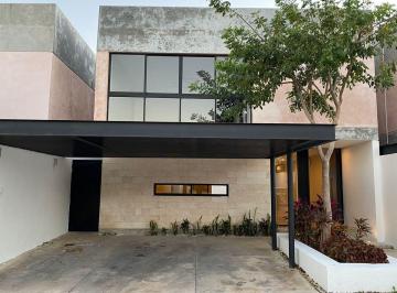 Casa en condominio de 4 habitaciones, Mérida · Casa en Renta con Paneles Solares en Navita Residencial