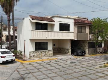 Casa de 3 habitaciones, Monterrey · Casa en Privada – Cumbres 2º Sector | 3