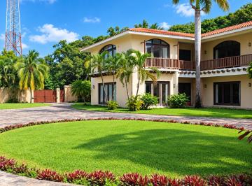 Casa de 9 habitaciones, Medellín · Casa en Venta Frente Al Rio en Playa de Vacas