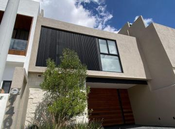 Casa · 230m² · 4 Recámaras · 2 Estacionamientos · Hermosa Casa Nueva en Venta Nuevo Refugio