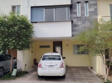 Casa de 3 habitaciones, Zapopan · Casa de 145 m de Contrucción. Altavista