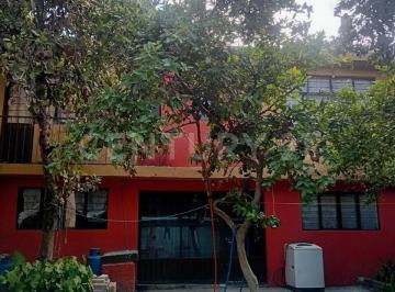 Casa · 406m² · 4 Recámaras · 6 Estacionamientos · Casa con Dos Locales Comerciales en Venta en Chimalhuacán, Edo. México