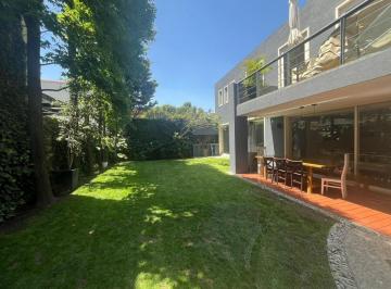 Casa en condominio de 3 habitaciones, Miguel Hidalgo · Casa en Venta en Lomas de Chapultepec en Cerrada con Jardín y Terraza