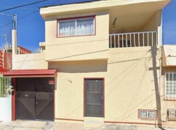 Casa de 3 habitaciones, Toluca · Casa en Venta en Barrio de San Bernardino Toluca de Lerdo