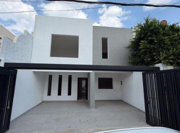 Casa · 169m² · 3 Recámaras · 2 Estacionamientos · Casa en Venta, Santa Elena Alcalde, Guadalajara