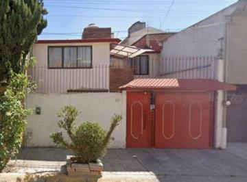Casa de 3 habitaciones, Toluca · Casa en Venta Unidad Victoria, Toluca de Lerdo