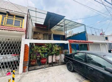 Casa de 4 habitaciones, Nezahualcóyotl · Casa en Venta Bosques de Aragon
