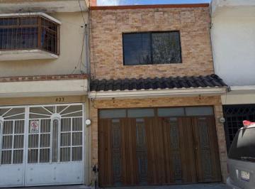 Casa de 3 habitaciones, León · Casa en Venta – Rinconada del Sur