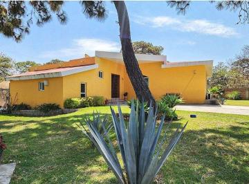 0ae529eb3cd2ad5bd61ee1eec6773d5abd1a3ca64714d682c9091254926852bc · Casa de Una Planta en Venta en El Roble, El Arenal.