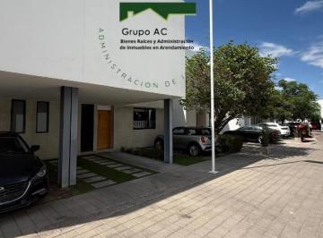Casa · 217m² · 3 Recámaras · 2 Estacionamientos · Venta Casa en Condominio en Santa Fe Juriquilla V - 1341