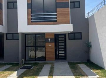 Casa de 3 habitaciones, Puebla · Casa en Venta en San Isidro Castillotla con Recamara en Planta Baja Exelente Ubicación