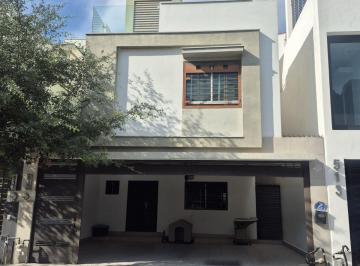 Casa de 4 habitaciones, Monterrey · Casa en Renta Puerta de Hierro