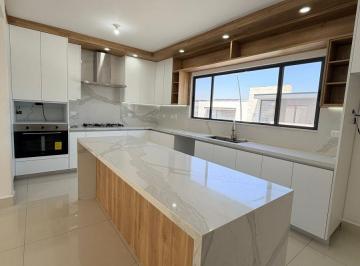 Casa de 3 habitaciones, Monterrey · Residencia en Esquina | Puerta de Hierro, Cumbres