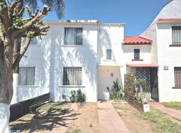 Casa de 2 habitaciones, San Pedro Tlaquepaque · Casa en Ventaen Los Olivos, Tlaquepaque