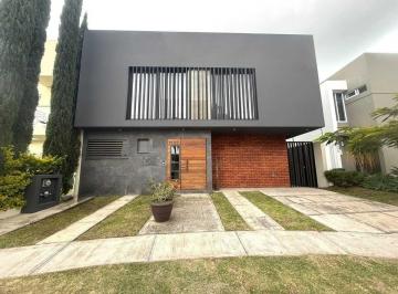Casa en condominio · 193m² · 3 Recámaras · 3 Estacionamientos · Casa en Condominio en Fraccionamiento El Alcázar (Casa Fuerte)