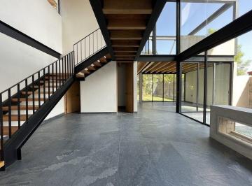 Casa de 3 habitaciones, Valle de Bravo · Estrena Casa en Avándaro ¡Entrega Inmediata! Vista Al Campo de Golf