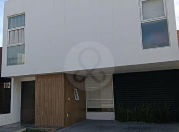 Casa · 170m² · 3 Recámaras · 3 Estacionamientos · El Refugio: Casa en Venta en Fraccionamiento Residencial El Refugio