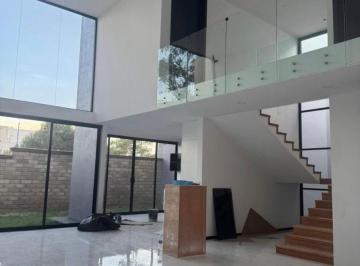 Casa · 4 Recámaras · 4 Estacionamientos · Casa en Pueblo Santa Anita Huiloac