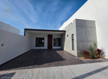 Casa · 111m² · 2 Recámaras · 2 Estacionamientos · Venta de Casa en Fraccionamiento Lomas del Dorado de un Piso