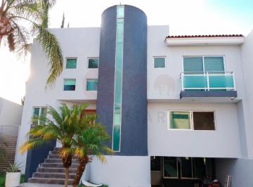 Casa de 3 habitaciones, Zapopan · Casa en Venta Jardin Real, Zapopan, Jalisco