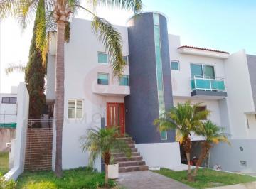 Casa de 3 habitaciones, Zapopan · Casa en Venta Jardin Real, Zapopan, Jalisco