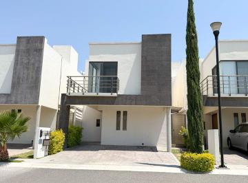 Casa en condominio de 3 habitaciones, El Marqués · Casa en Venta en Residencial del Parque, El Mirador, Querétaro | Vista a La Alberca