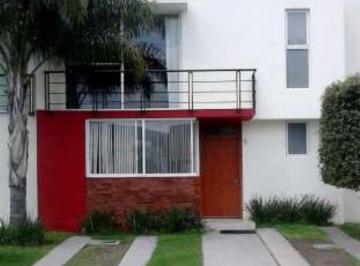 Casa de 3 habitaciones, Zapopan · Casa Dentro de Coto en Renta, Fraccionamiento Bugambilias