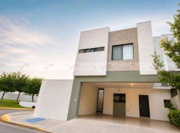 Casa · 232m² · 3 Recámaras · 3 Estacionamientos · Casa en Venta en García