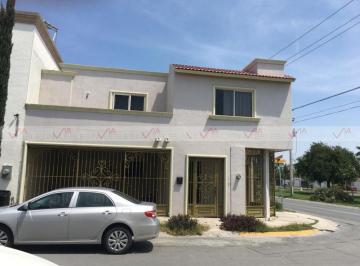 Casa · 217m² · 3 Recámaras · 4 Estacionamientos · Casa en Venta en Quintas de Anahuac