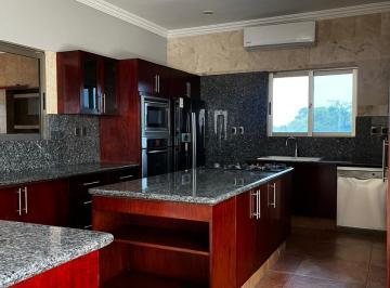 Casa en condominio · 306m² · 4 Recámaras · 2 Estacionamientos · Casa en Venta en Fraccionamiento Las Palmas de Medellin - (4)
