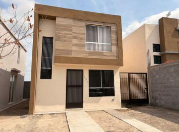 Casa · 120m² · 3 Recámaras · 1 Estacionamiento · Casa en Renta, Colonia Cumbre del Norte, Salinas Victoria, Nuevo Leon.