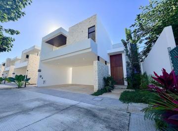 Casa · 315m² · 4 Recámaras · 3 Estacionamientos · Casa en Venta en Mérida, Temozón Norte, Lenora, Entrega Inmediata