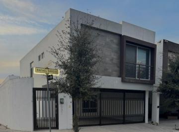 Casa · 155m² · 3 Recámaras · 2 Estacionamientos · Casa en Renta Fracc Arezzo Residencial