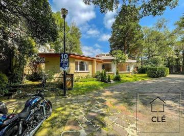 Casa · 220m² · 3 Recámaras · 3 Estacionamientos · Rancho San Agustin, Col. Tetelpan. Jardin Privado, Excelente Ubicación