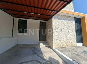 Casa · 111m² · 3 Recámaras · 1 Estacionamiento · Casa en Renta en Colinas del Real, Villa de Álvarez, Colima