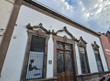 Casa · 325m² · 9 Recámaras · Casa Para Oficinas en Centro de Slp - 9 Cubiculos, $38,000