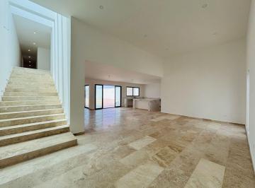 Casa · 542m² · 4 Recámaras · 6 Estacionamientos · Casa en Venta de 4 Recámaras con Amplio Terreno en Dzityá
