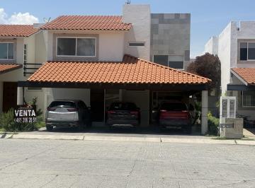 Casa de 3 habitaciones, Celaya · Excelente Residencia en Venta en Fraccionamiento Palma Real en Celaya