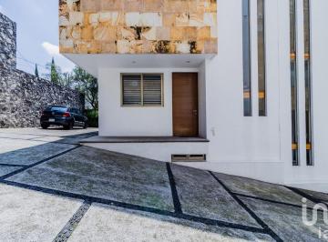 Casa · 244m² · 3 Recámaras · 4 Estacionamientos · Casa en Venta en Lomas Quebradas, Magdalena Contreras, Cdmx