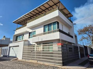 Casa de 4 habitaciones, San Pedro Tlaquepaque · Casa en Venta en Santa Anita