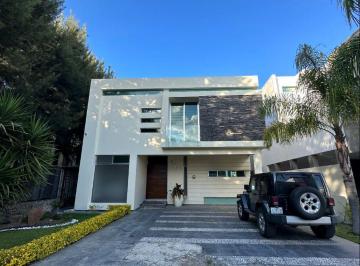 Casa en condominio de 4 habitaciones, Zapopan · Casa en Venta o Renta Coto Arauca - Zona Tec de Monterrey