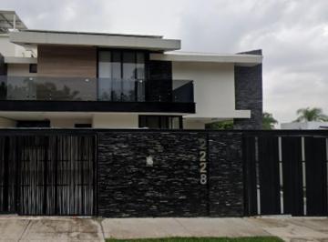 Casa de 5 habitaciones, Zapopan · Venta de Casa en Zapopan Jalisco Bugambilias Cto D Las Flores