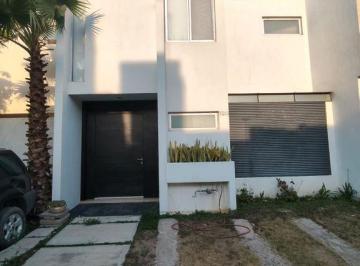Casa en condominio · 140m² · 3 Recámaras · 2 Estacionamientos · Casa en Renta en Col. Casa Fuerte, Tlajomulco de Zúñiga