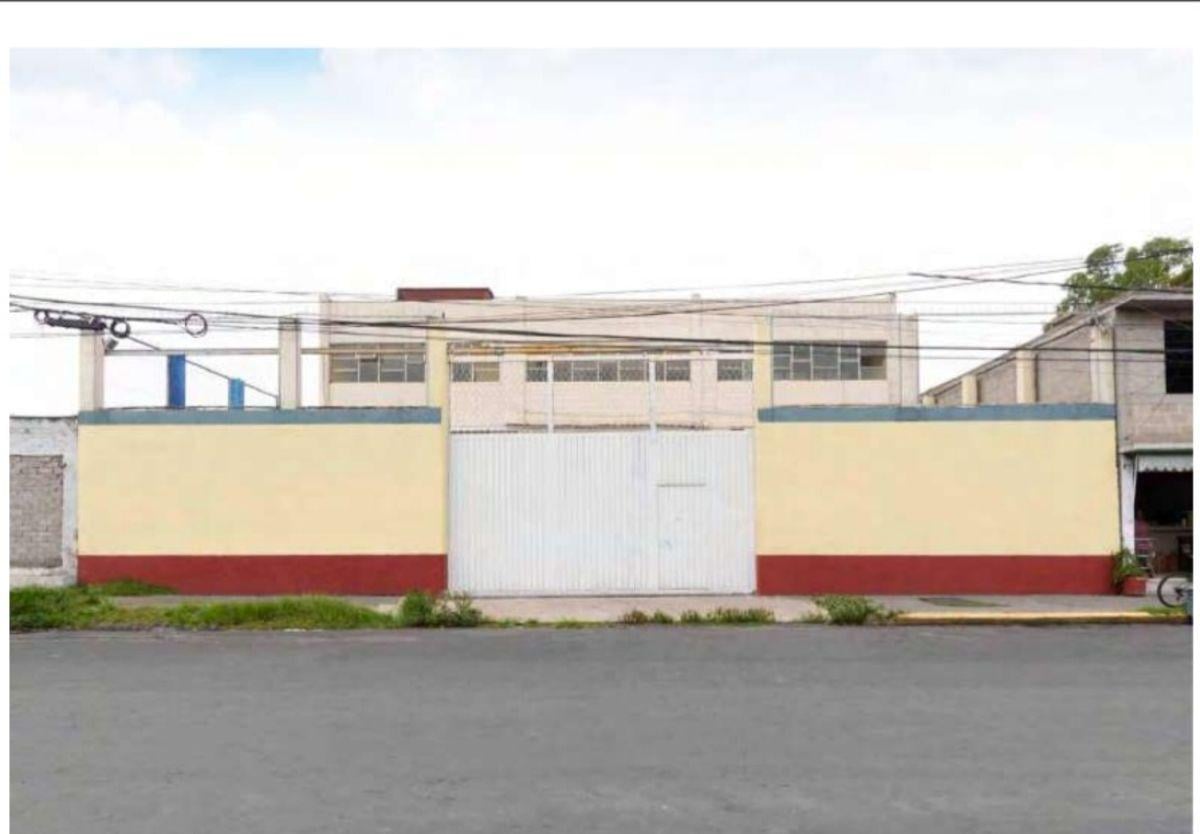 Renta Bodega Comercial, Iztapalapa, Cd. Mx. 1,949.11 m&sup2;. 3 Pisos