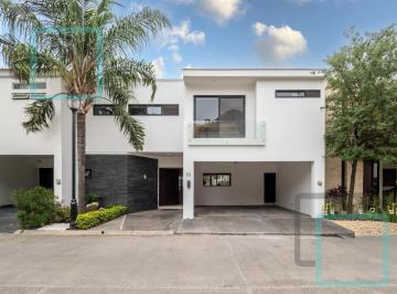 Casa · 3 Recámaras · 2 Estacionamientos · Casa en Renta Lomas del Hipico Zona Carretera Nacional Monterrey