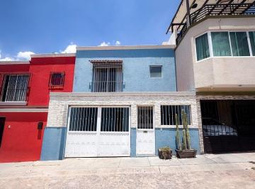 320cc49e5b0a4252f3c8ca39d17d5b94ef6592e17757ce1f5fc7893729af2cdb · Casa en Venta en Fraccionamiento Alhóndiga