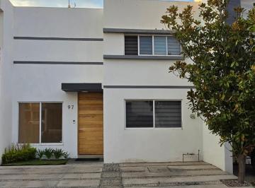 Casa en condominio de 3 habitaciones, Zapopan · Casa en Venta en Coto Almendro - Sección Bosques | Valle Imperial, Zapopan