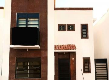 Casa de 3 habitaciones, Guaymas · Casa en Venta en Guaymas