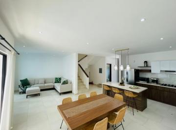 Casa de 4 habitaciones, Puerto Morelos · Hermosa Casa Amueblada con Jacuzzi y Alberca
